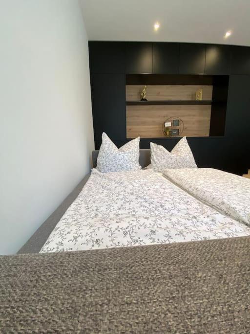 Apartment Atelierhaus Zentrum,ruhig,100 Meter Vom Rathausplatz *